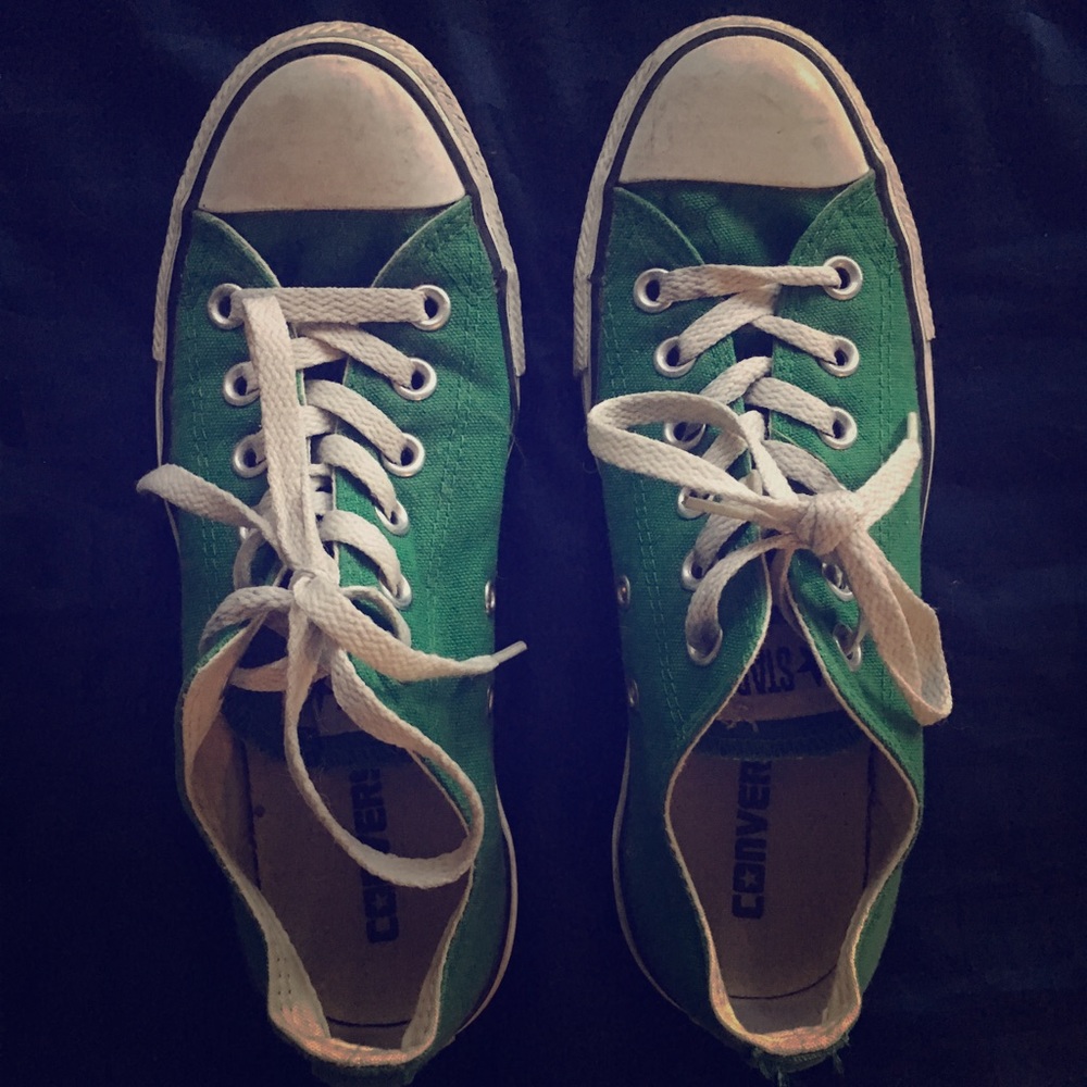 Kelly green-low top Converse